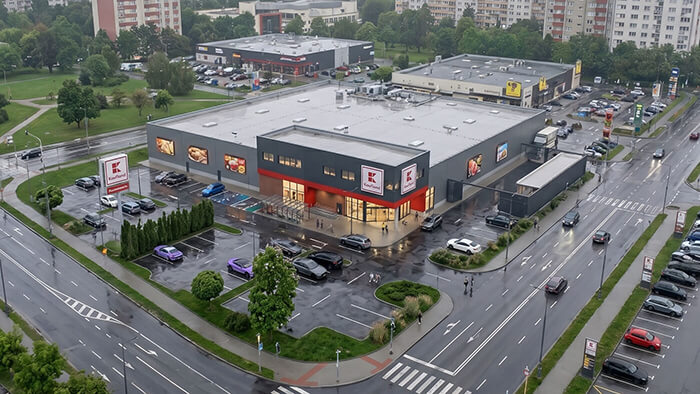 Letecká vizualizace objektu Kaufland s okolním parkovištěm – studio 4F